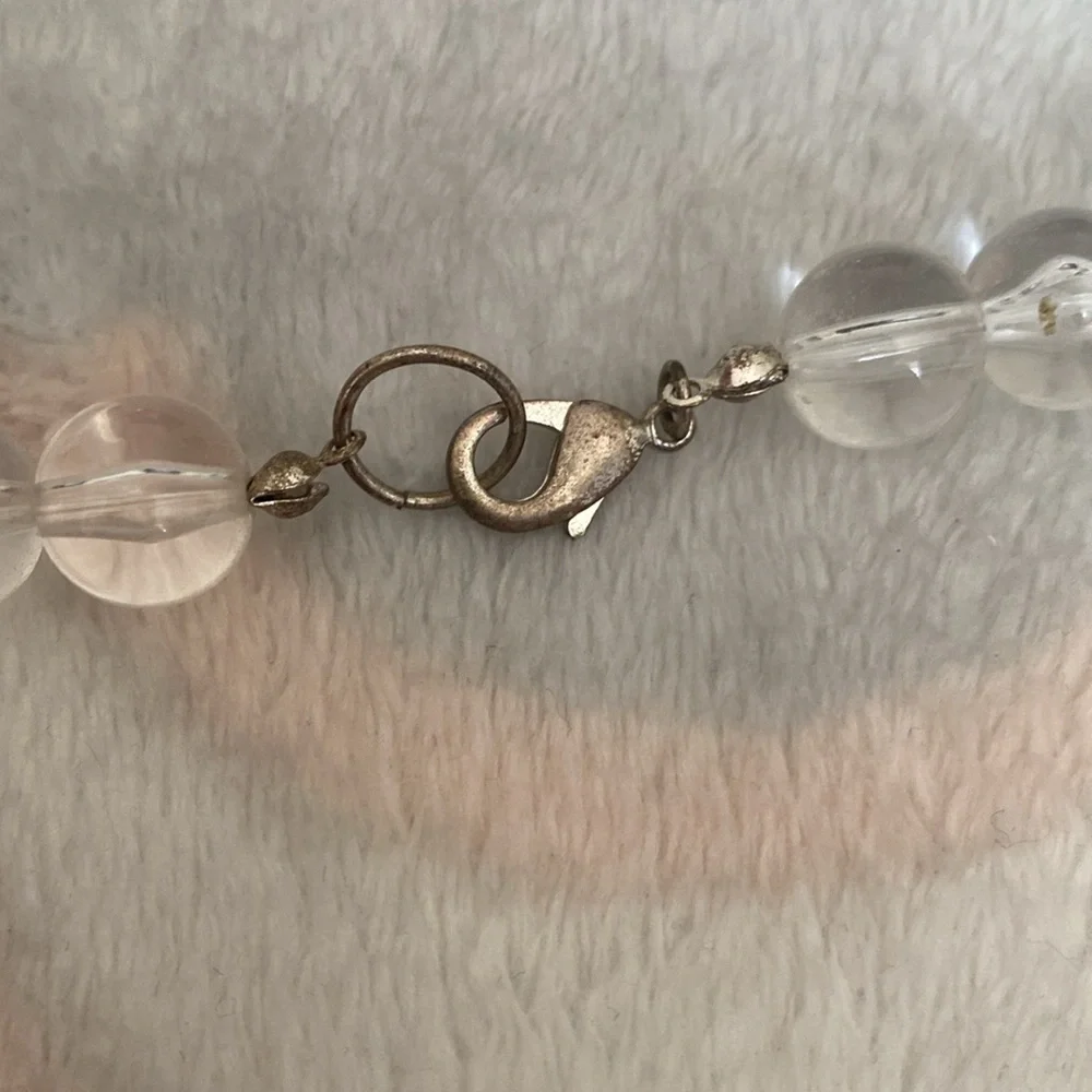 Clear beaded necklace. - Picture 5 of 6